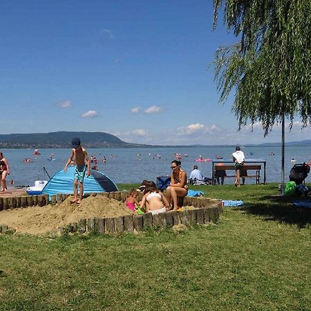 Holiday Home Balatonmariafurdo, Somogy 1 Balatonkeresztúr エクステリア 写真